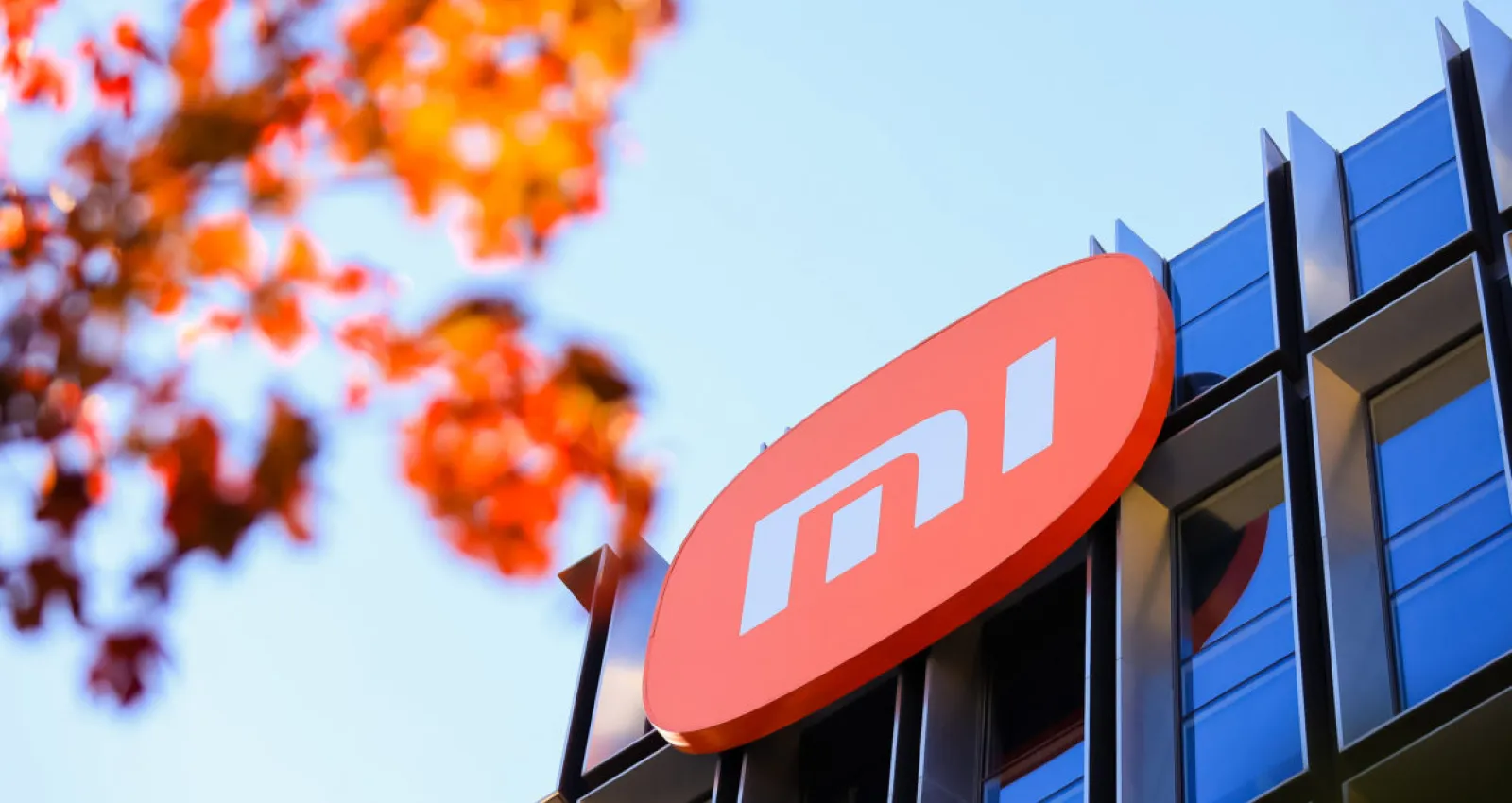 Foto de edificio con logo de Xiaomi