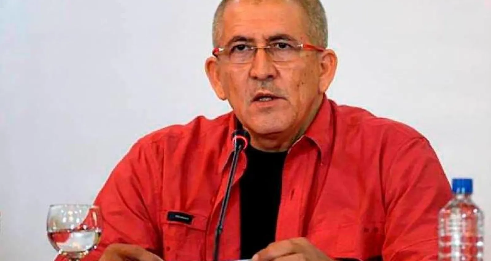 Foto de Antonio Garcia con camiseta roja