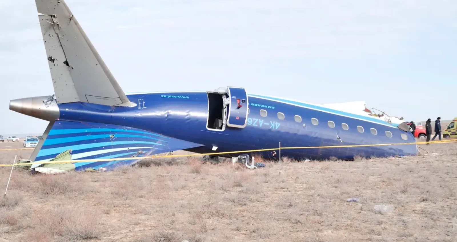 Foto de un avión azul estrellado 