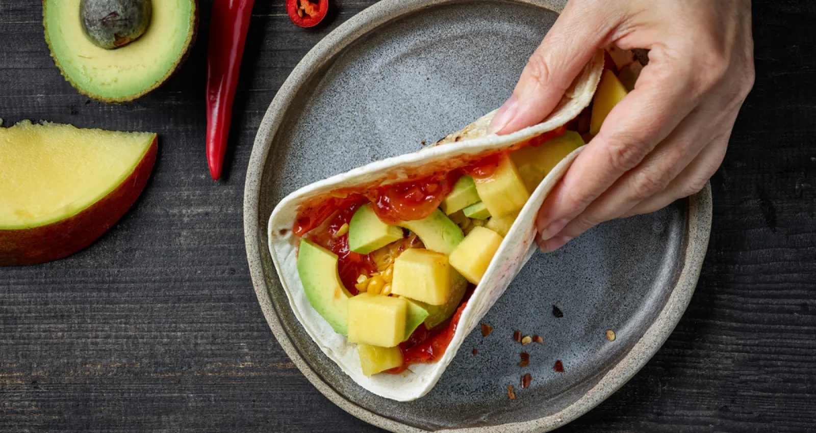 Foto de un taco mexicano sobre un plato