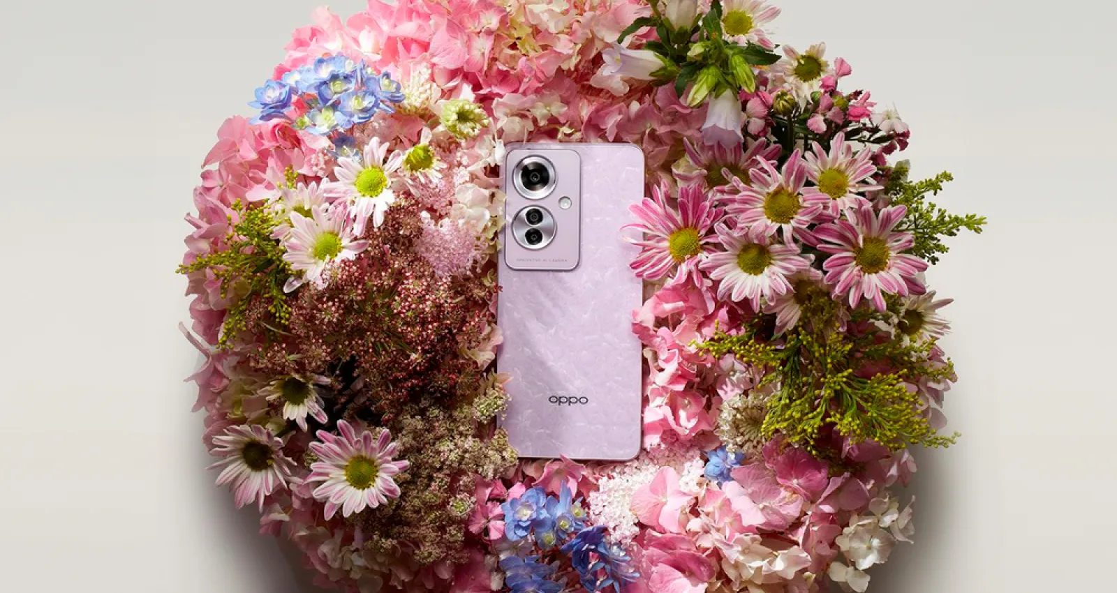 Foto de una celular rosado opo