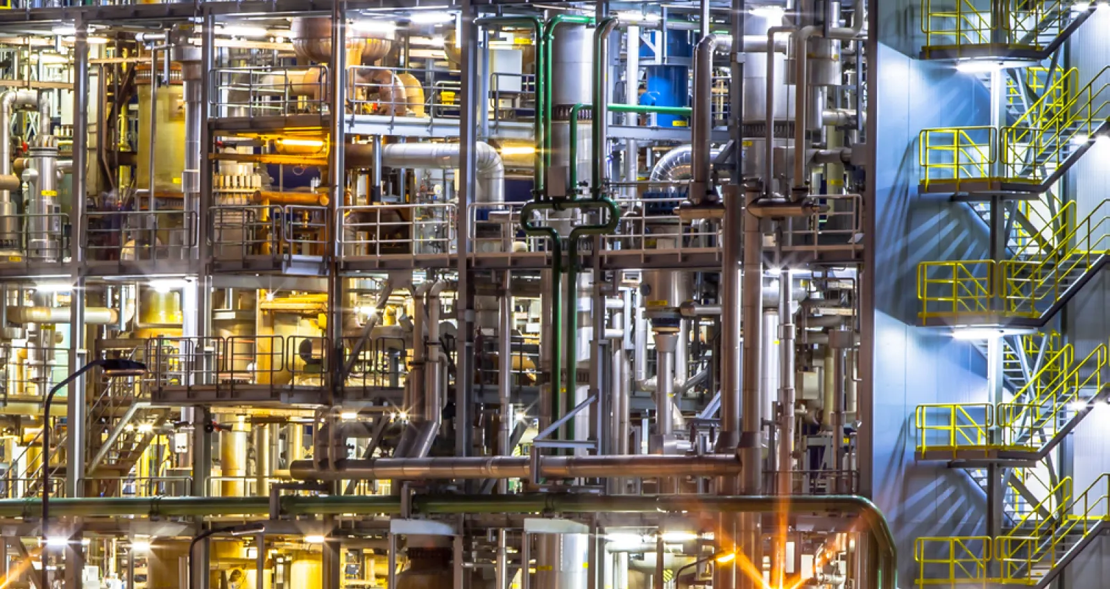 Fotografía de una fábrica química