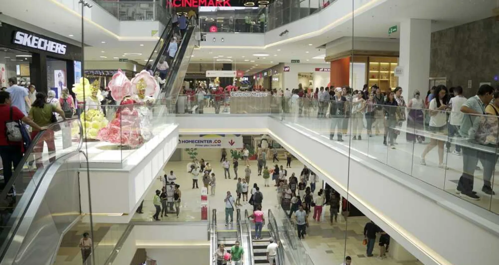 Fotografia de un centro comercial 