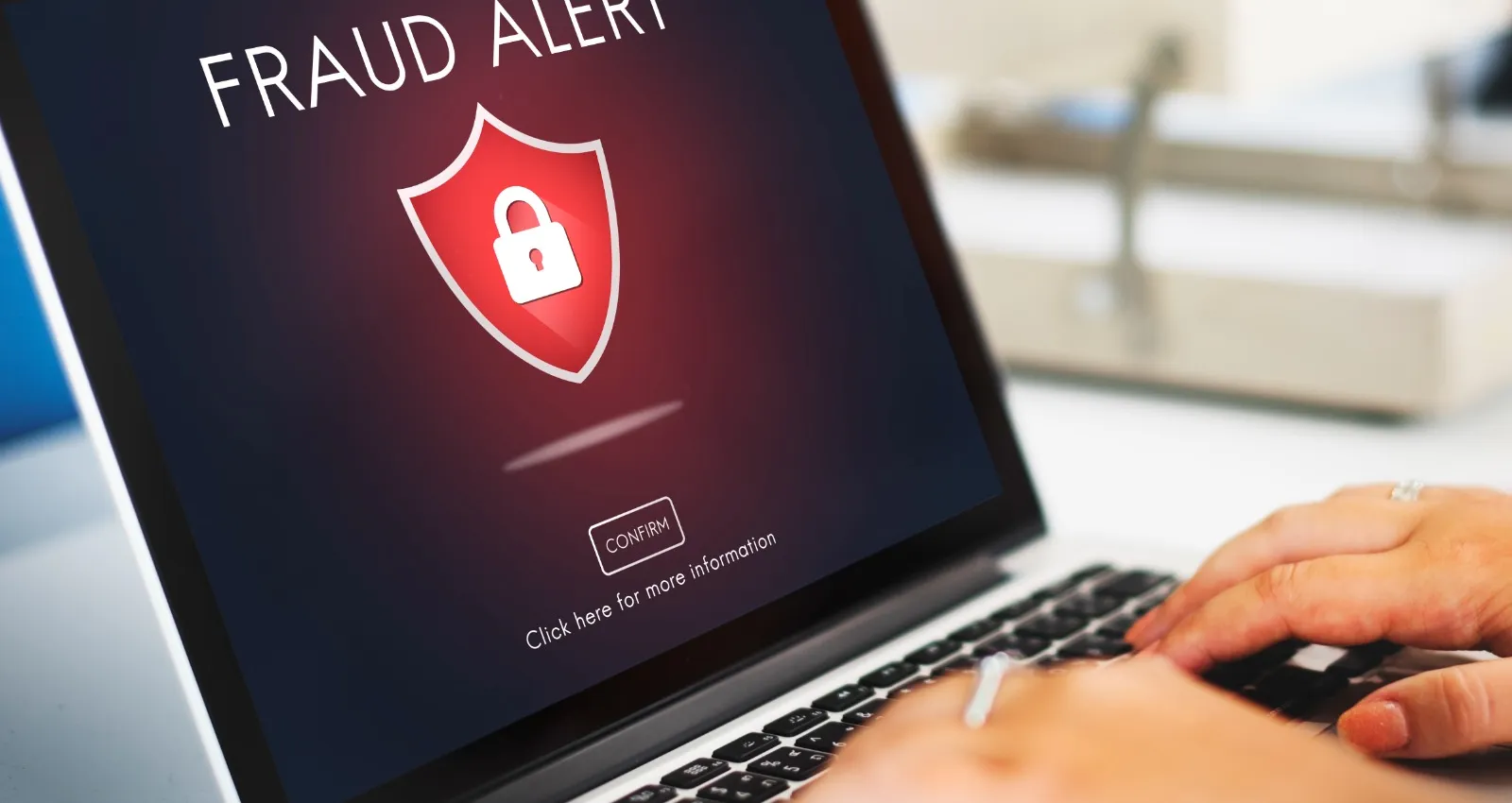 Imagen que muestra un aviso de alerta sobre fraude digital