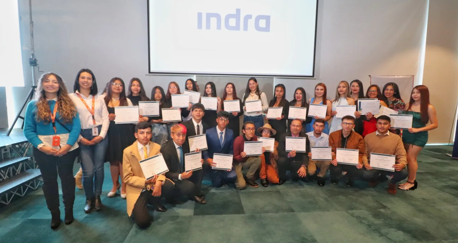 Foto de graduados en ciberseguridad de la Fundación Minsait en Nariño