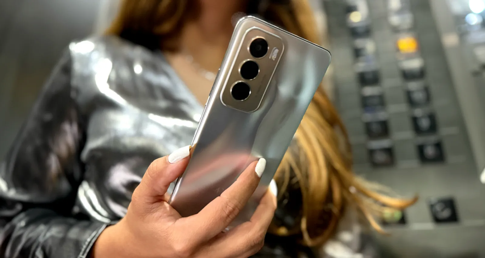 OPPO Reno12 