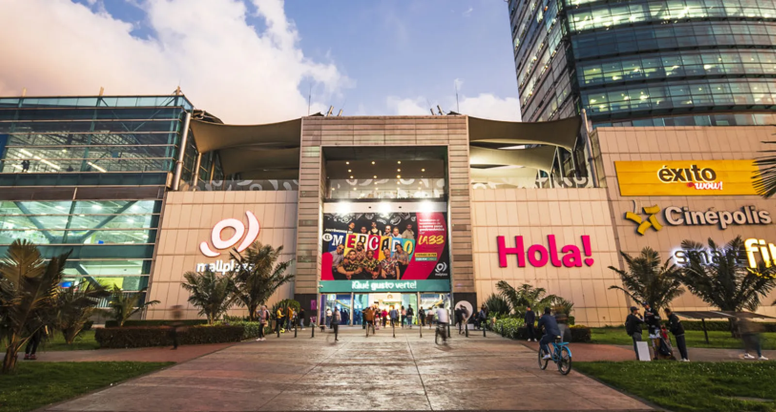 Foto de la fachada de mallplaza