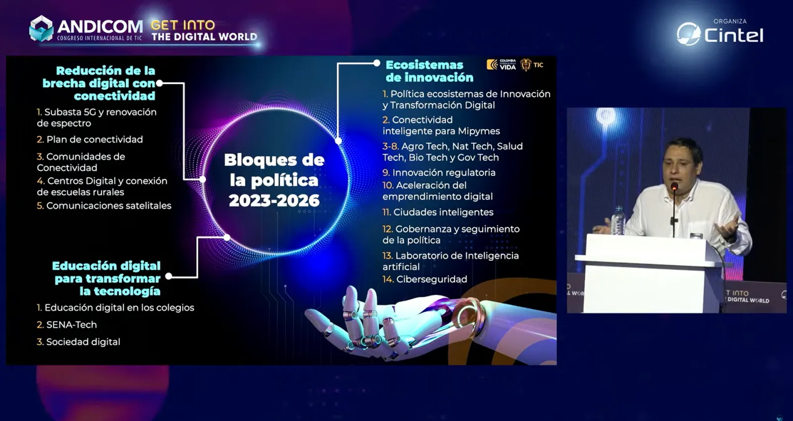 Foto del ministro hablando