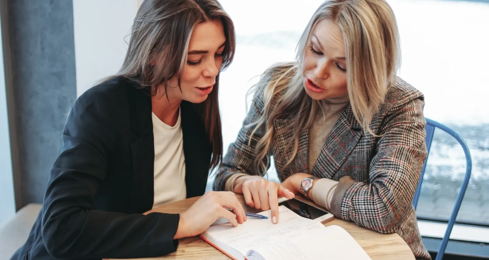 Mujeres trabajando