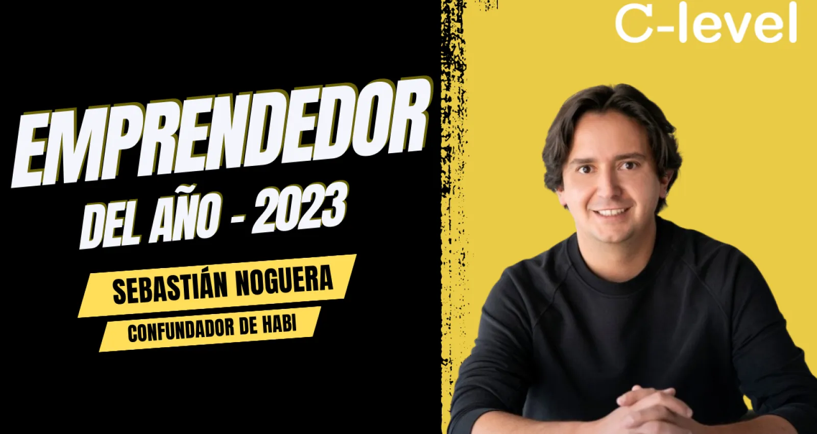 Fotografía de un hombre vestido de negro con un fondo amarillo