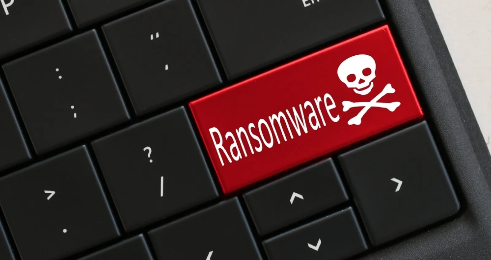 Teclado convencional con un botón que dice ransomeware