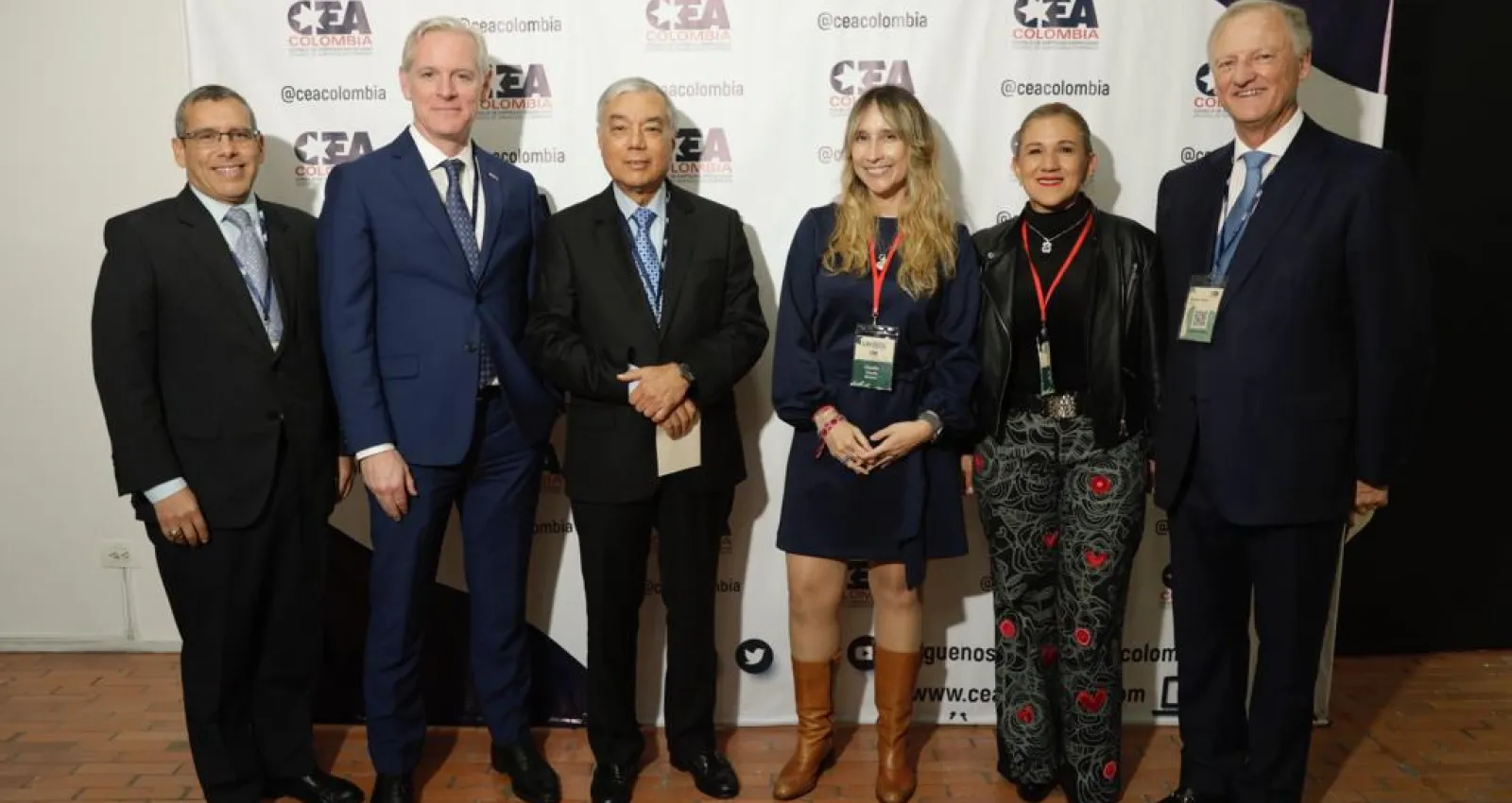 - Ramon Negron, asesor económico de la Embajada de EEUU - Brendan O'Brien, Ministro Consejero de la Embajada de EEUU - César Ferrari, Asesor económico del Presidente de la República  - Claudia Varela, Presidenta de la Junta Directiva del CEA y Presidenta de Biomarin Colombia - Adriana González, CEO de Mercer Colombia - Ricardo Triana, Director Ejecutivo del CEA