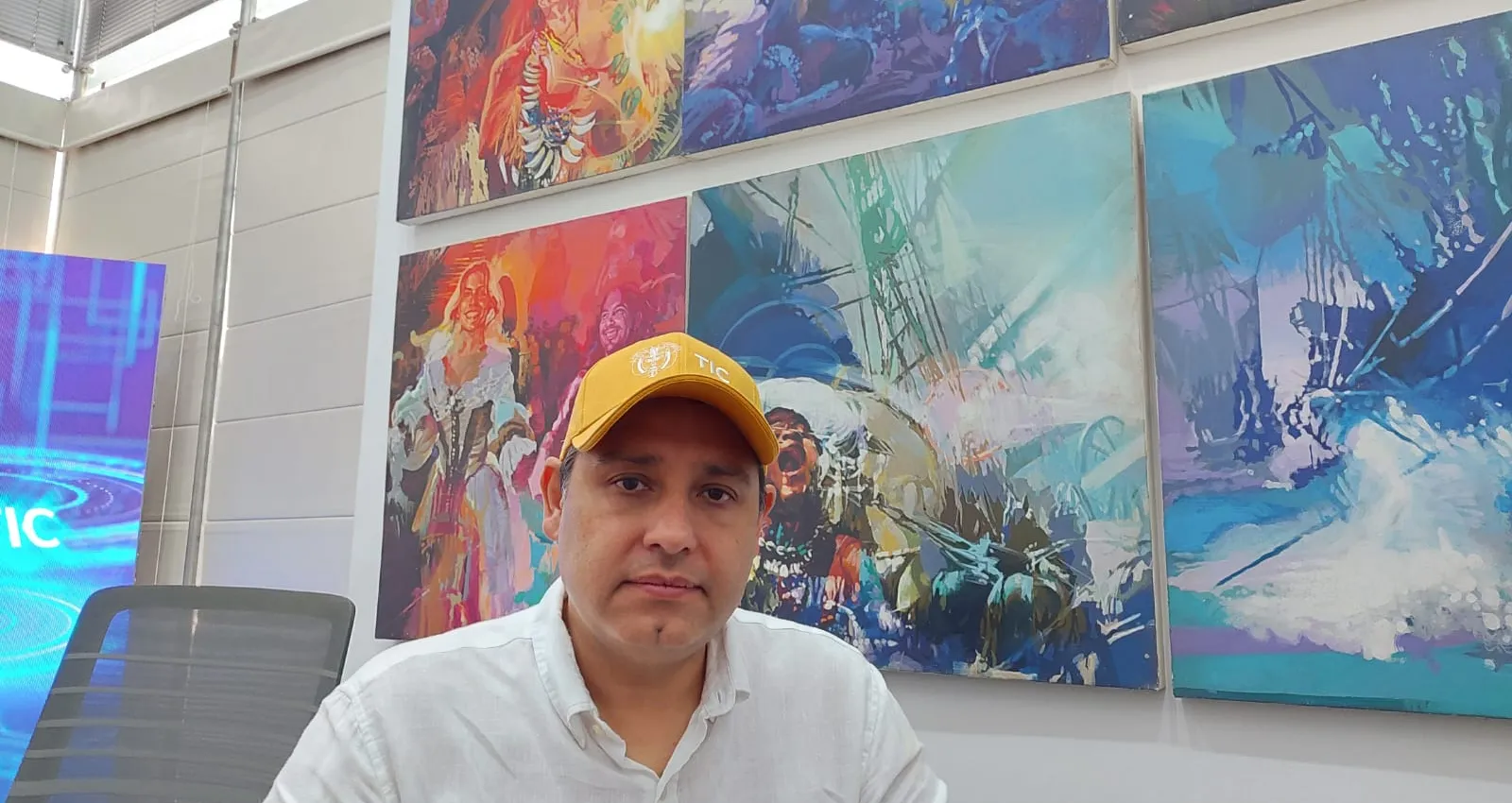 Foto de un hombre con gorra