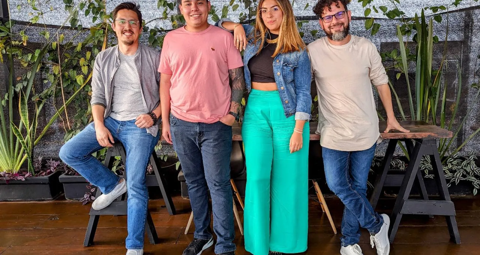 De izquierda a derecha: Eduardo Osorio, Head of People. Sebastián Obregón, CEO,  Melina Cruz, Head of Sales, Andrés Londoño, Head of Growth.
