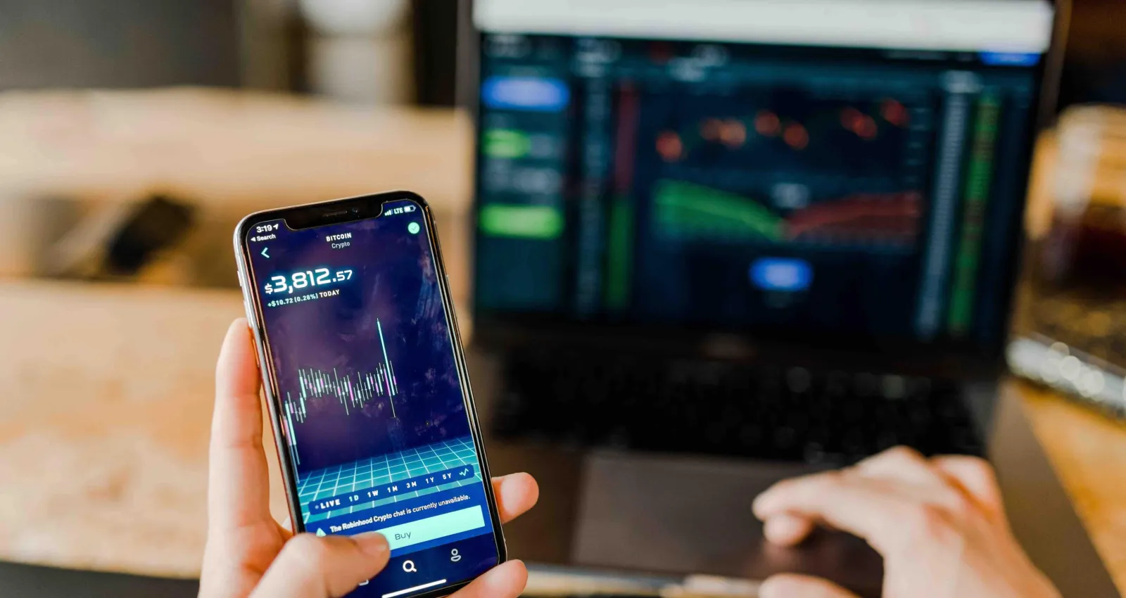 Foto de <a href="https://unsplash.com/@austindistel?utm_source=unsplash&utm_medium=referral&utm_content=creditCopyText">Austin Distel</a> en <a href="https://unsplash.com/es/s/fotos/fintech?utm_source=unsplash&utm_medium=referral&utm_content=creditCopyText">Unsplash</a>   