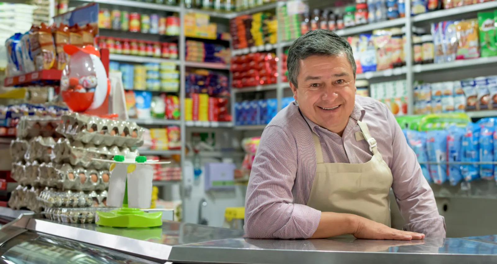 foto vendedor en una tienda