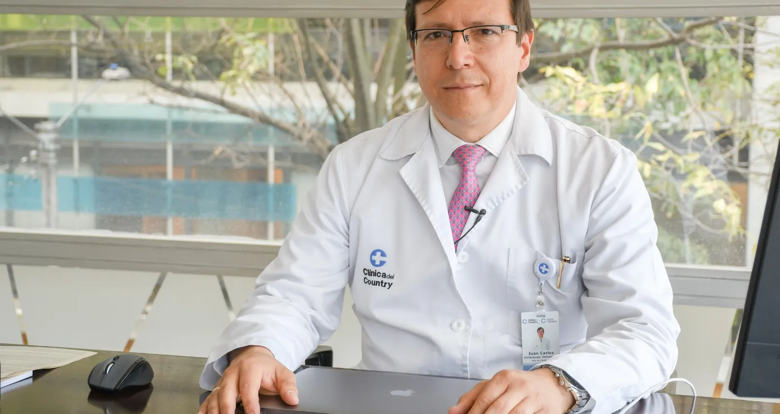 Foto de doctor Juan Carlos Velásquez