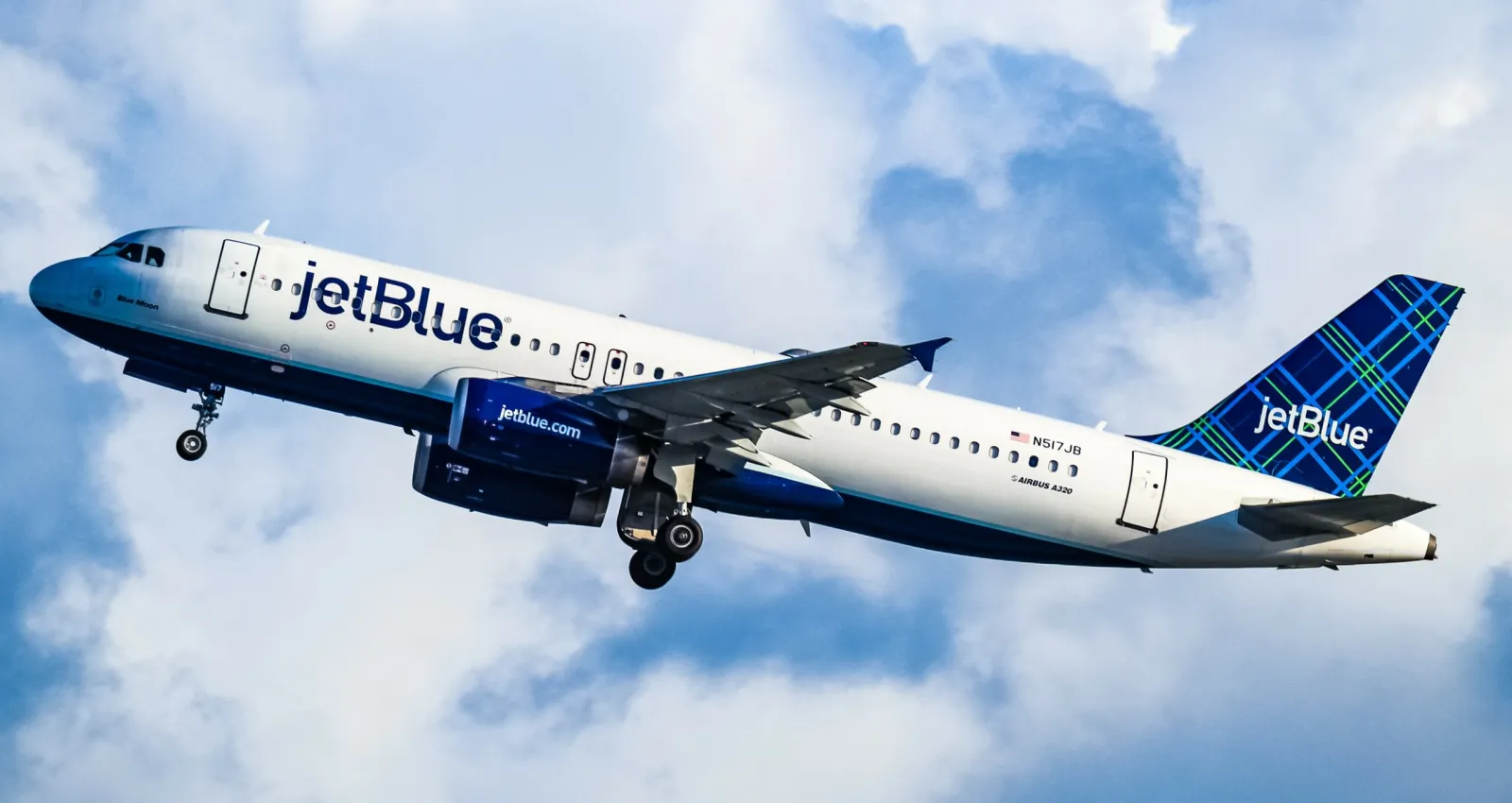 JetBlue se va de Bogotá
