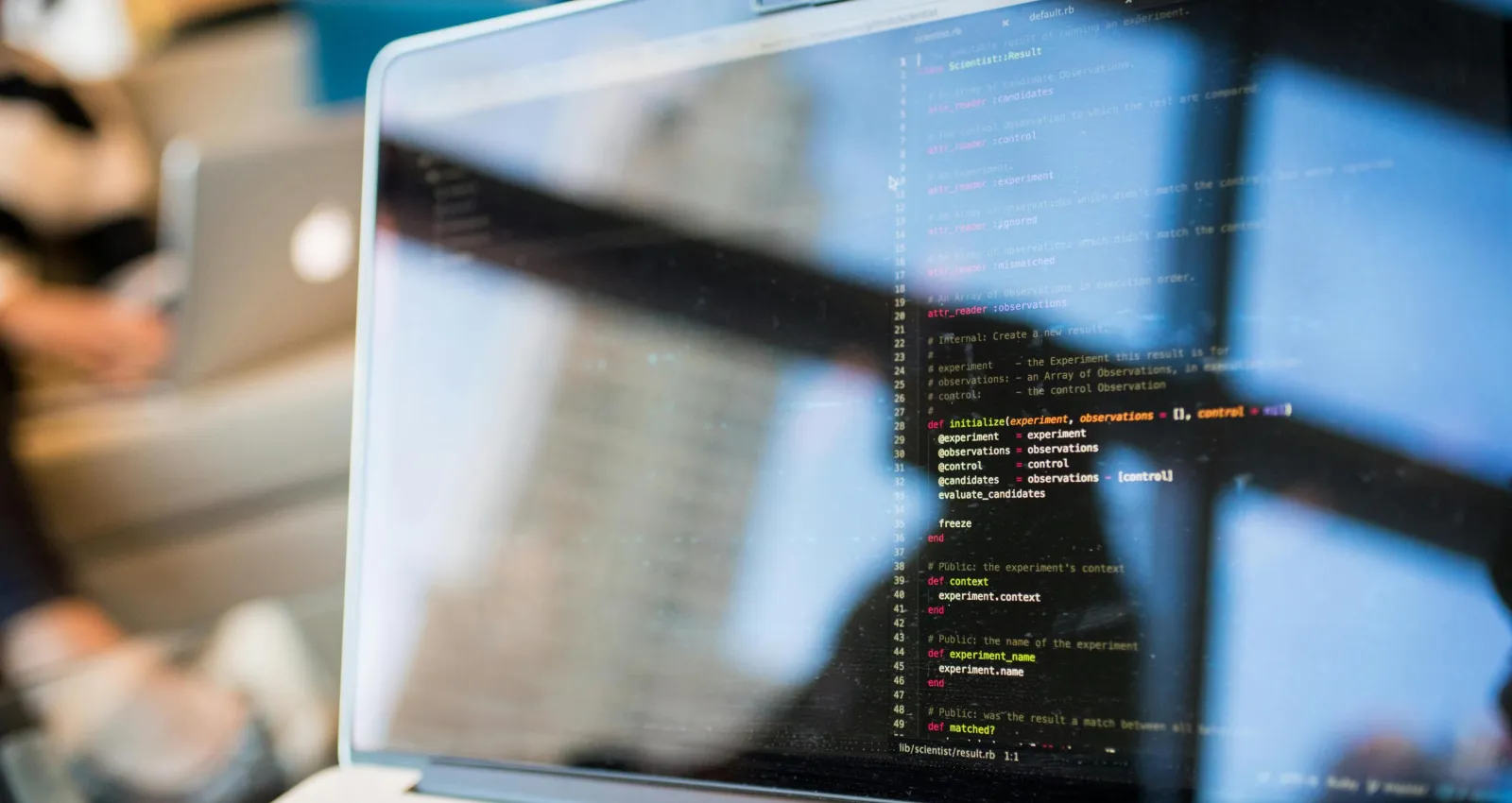 Una pantalla de una laptop con datos 