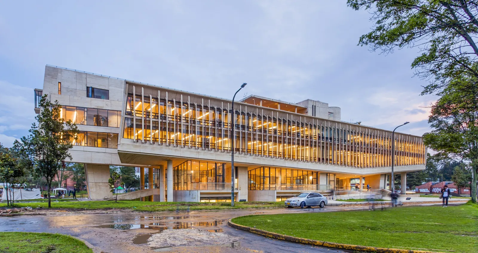 Top 5 en Economía y Negocios incluye a la Universidad Nacional