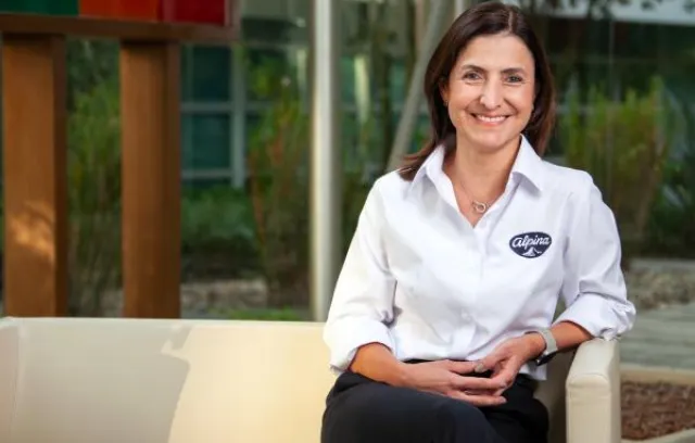 Foto de Carolina Espitia, gerente de Alpina
