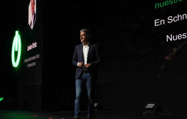 Foto de Javier Ortiz, presidente del Cluster Andino Schneider Electric