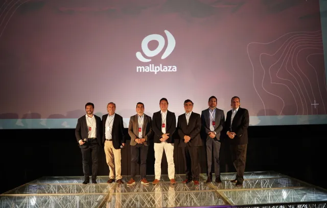 Foto de directivos de Mallplaza