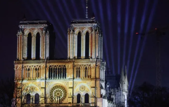 Foto de la portada de Catedral de Notre Dame
