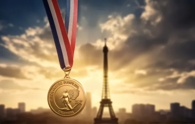 Foto de parís con una medalla de orofrente a la torre eifel