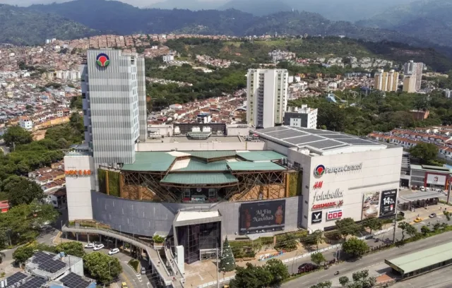 Foto de un centro comercial en Bogotá