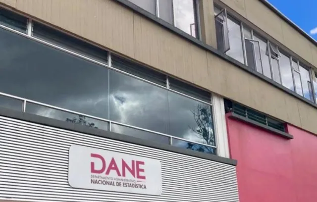 Foto de un edificio con un letrero que dice Dane