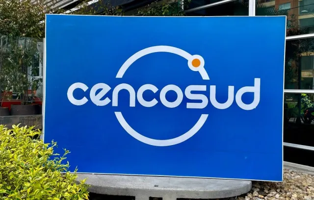 Foto de un letrero de Cencosud