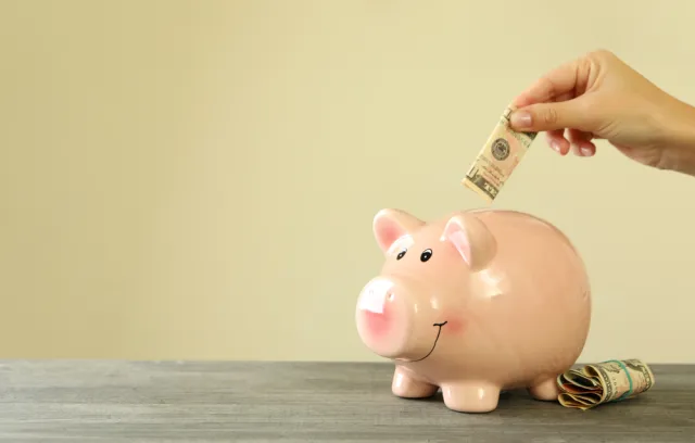 Foto de una canchito con dinero encima