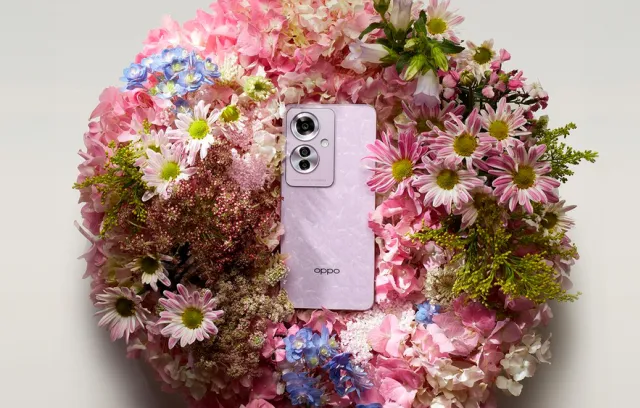 Foto de una celular rosado opo