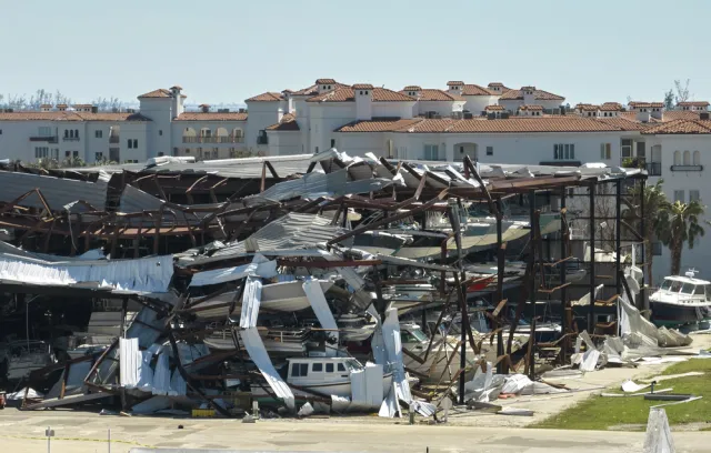 Foto de una edificación después de un accidente natural