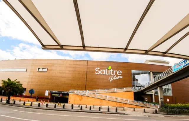 Foto del centro comercial Salitre Plaza
