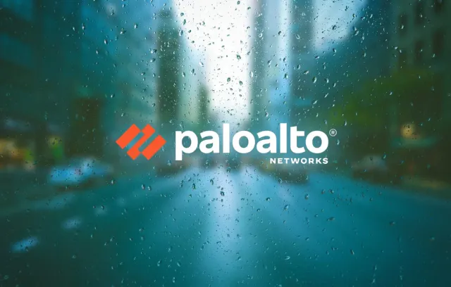 Foto del logo de palonetworks sobre un fondo difunado de ciudad