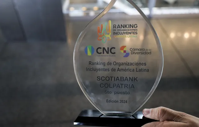 Foto del premio de Scotiabank Colpatria
