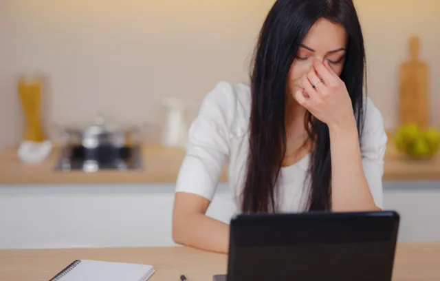 El burnout en Colombia afecta más a las mujeres que a los hombres, según Yerbo