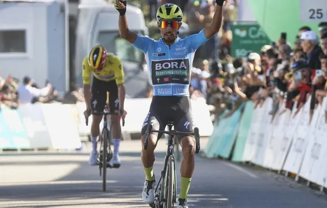 Daniel Felipe Martínez está en el segundo lugar en el Giro de Italia