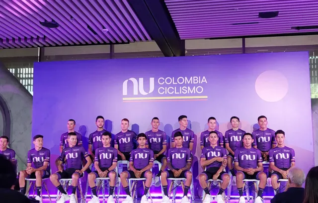 Fotografía de la escuadra de ciclistas Nu Colombia