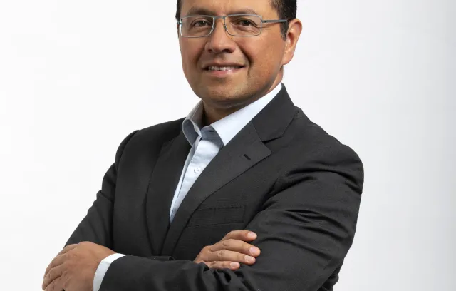 Hiram MonroyCommercial Manager Spanish Latin America at AMD