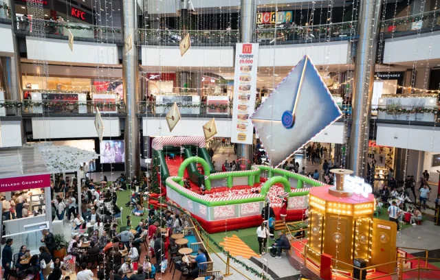 Mall plaza