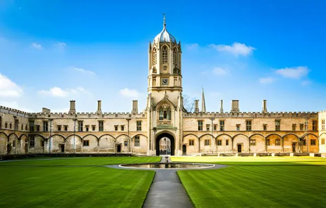 Foto de la universidad de Oxford