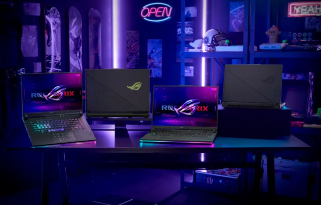 computadores sobre una mesa