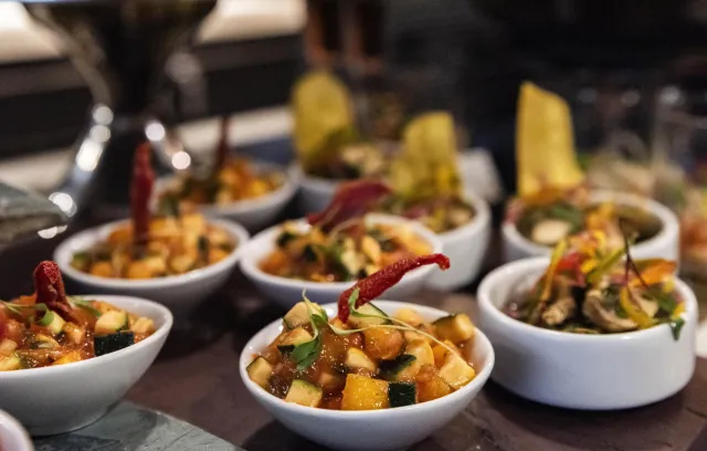 Comida de mar sobre una mesa