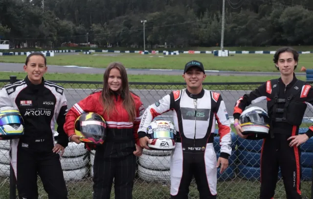 Pilotos colombianos de kartismo