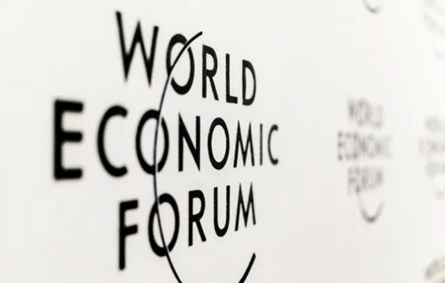 foto del world economic forum en fondo blanco
